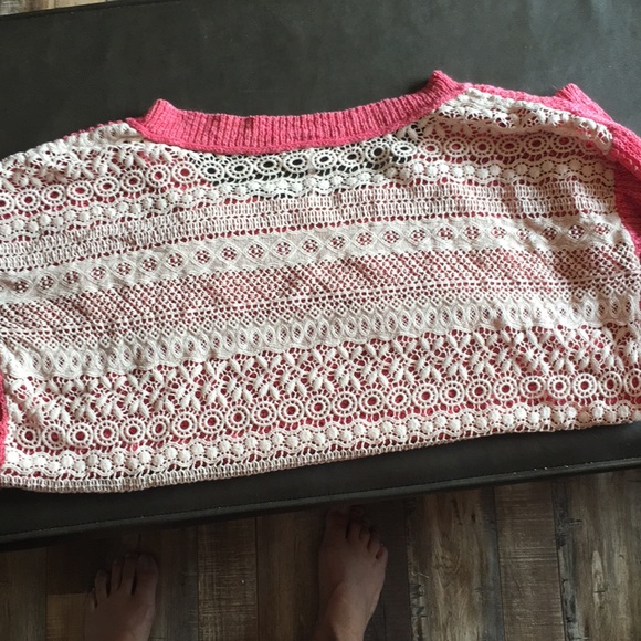 Pink sweater with lace - Picture 2 of 2